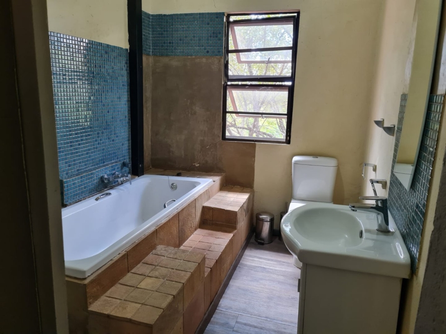 Commercial Property for Sale in Remhoogte AH North West